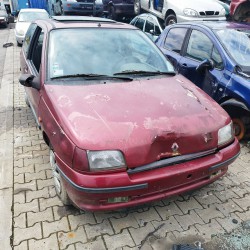RENAULT CLIO (1997)