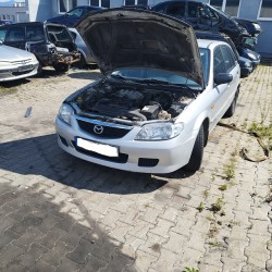MAZDA 323 F (2001)