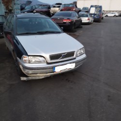 VOLVO V40 (1999)