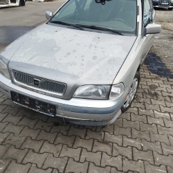 VOLVO V40 (2005)